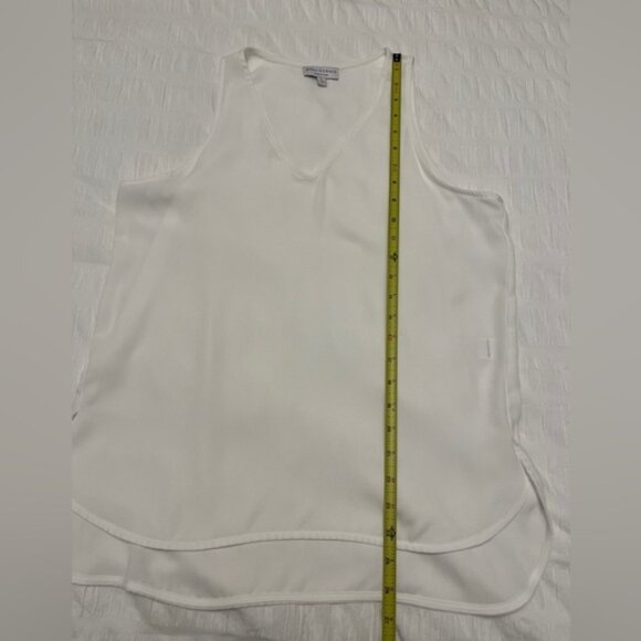 SOPHIE GRACE V Neck Sleeveless High Low Ivory Top Versatile Basic - Picture 8 of 8